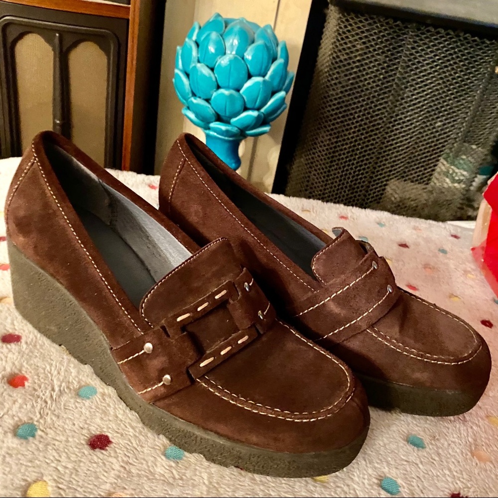 AEROSOLES WEDGE LOAFERS BROWN SUEDE GUM HEEL 7.5